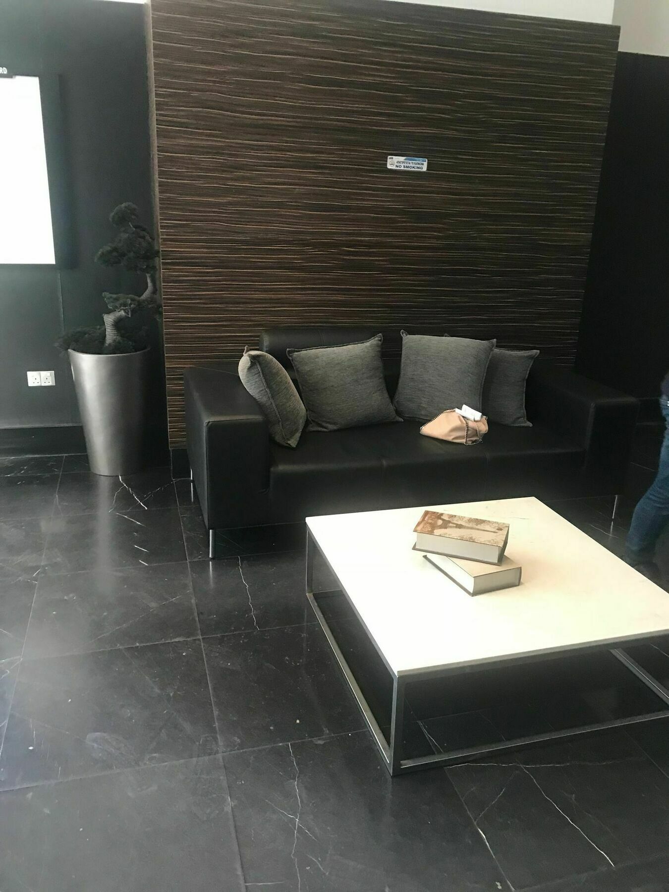 Finikoudes Luxury Apartments Larnaca Eksteriør billede