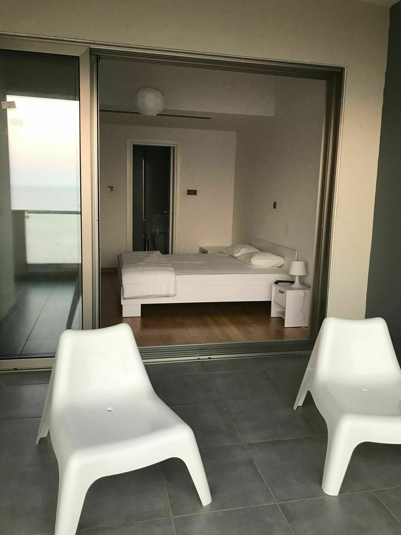 Finikoudes Luxury Apartments Larnaca Eksteriør billede