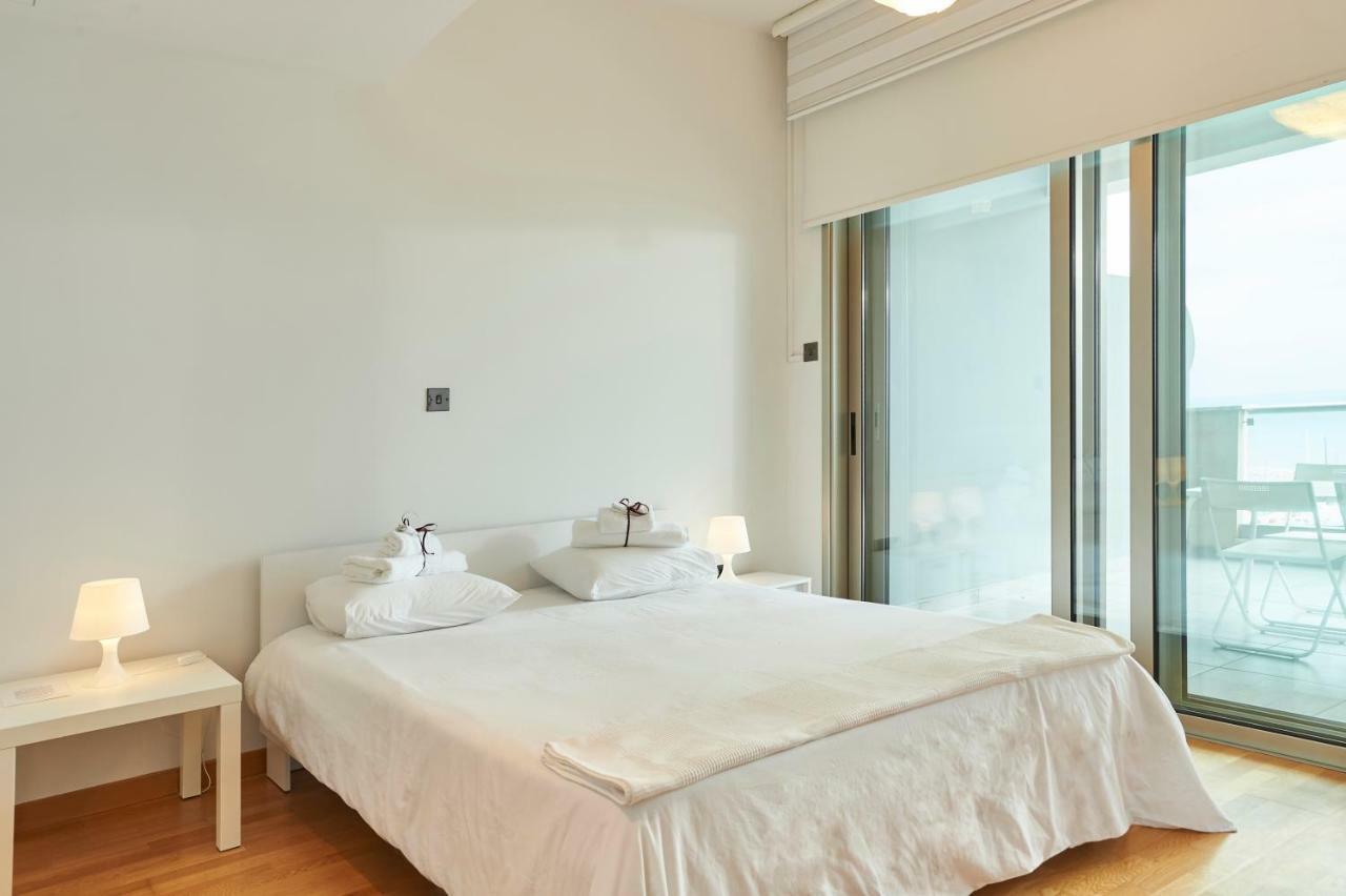 Finikoudes Luxury Apartments Larnaca Eksteriør billede