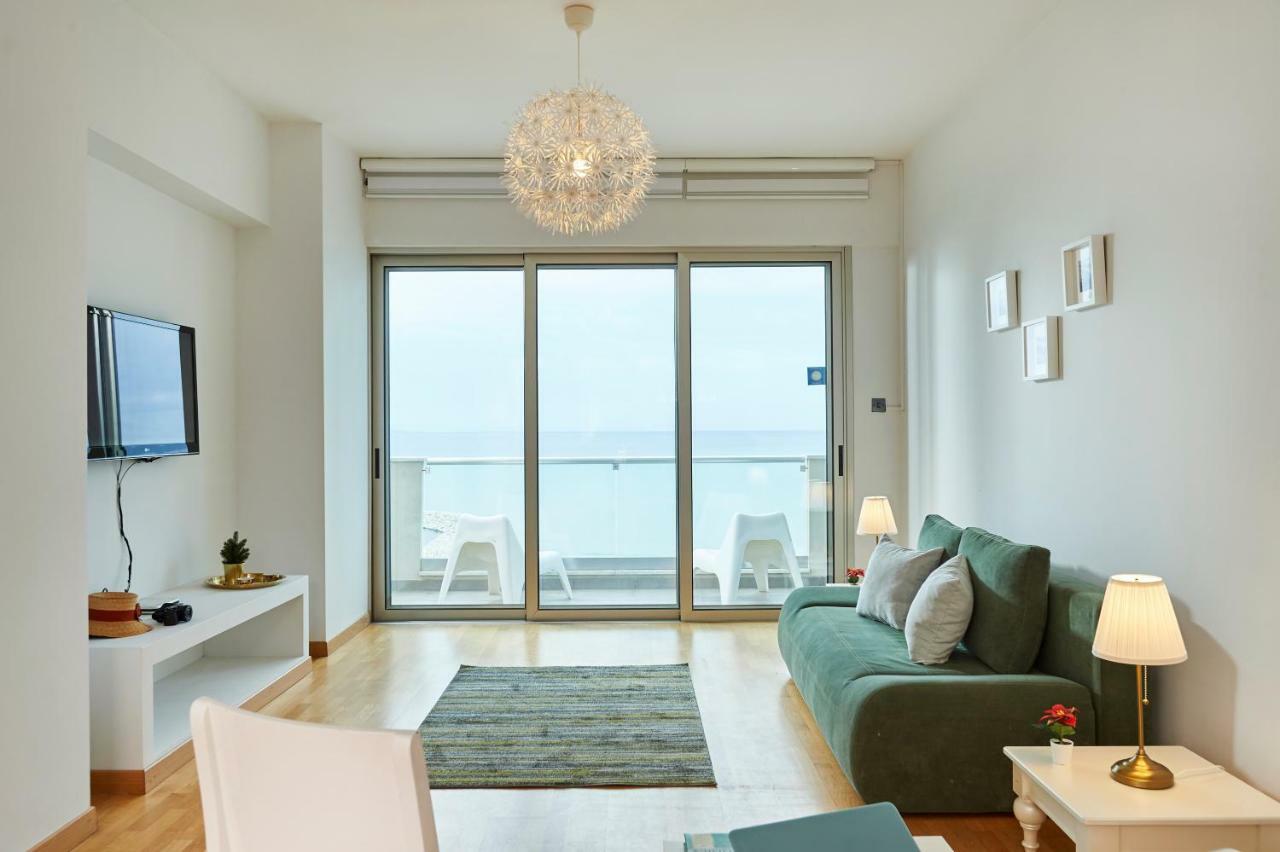 Finikoudes Luxury Apartments Larnaca Eksteriør billede
