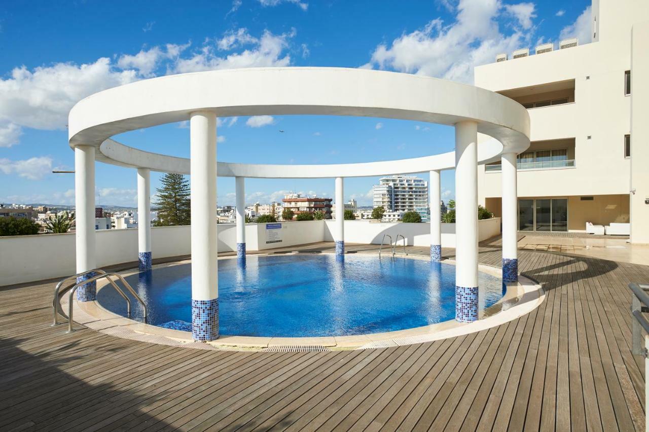 Finikoudes Luxury Apartments Larnaca Eksteriør billede