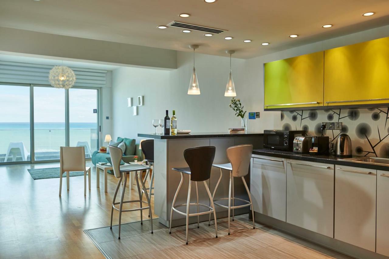 Finikoudes Luxury Apartments Larnaca Eksteriør billede