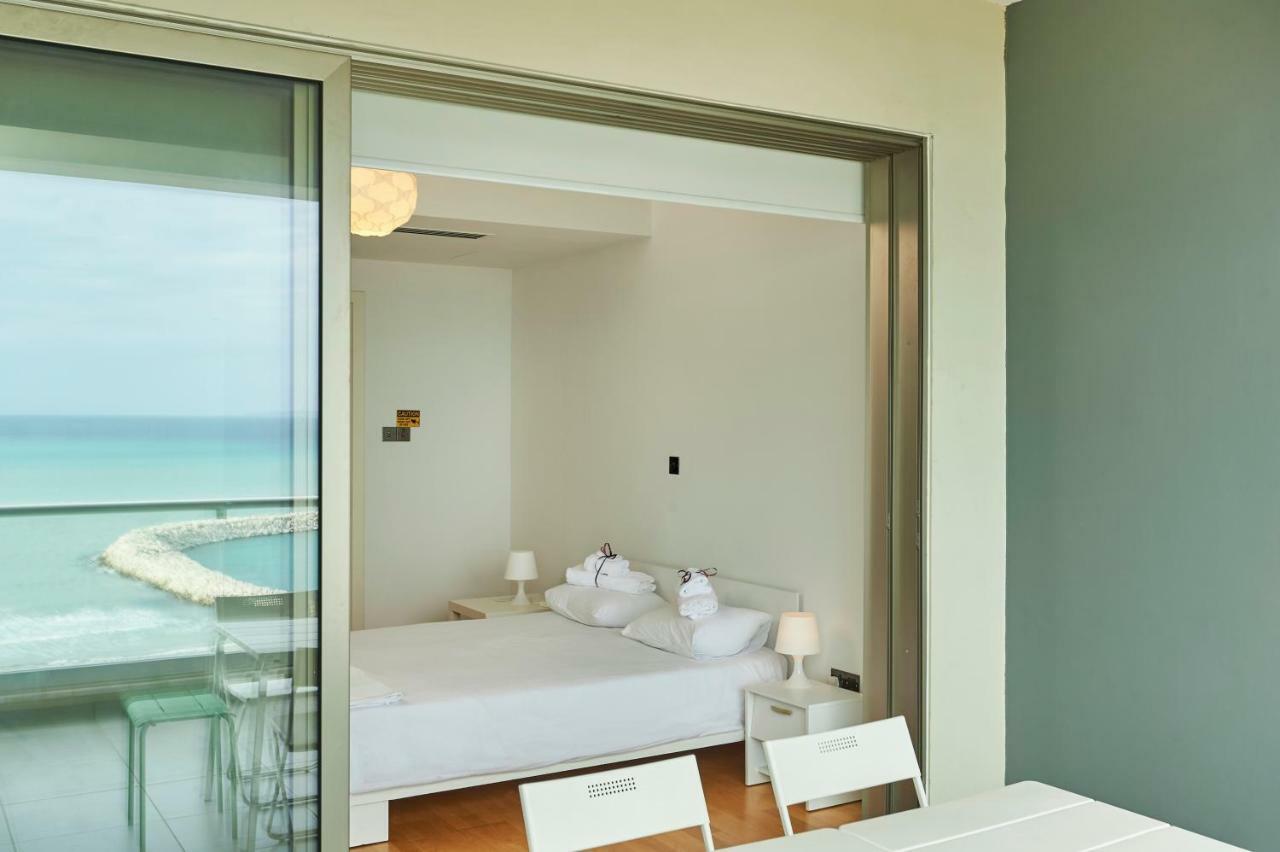 Finikoudes Luxury Apartments Larnaca Eksteriør billede