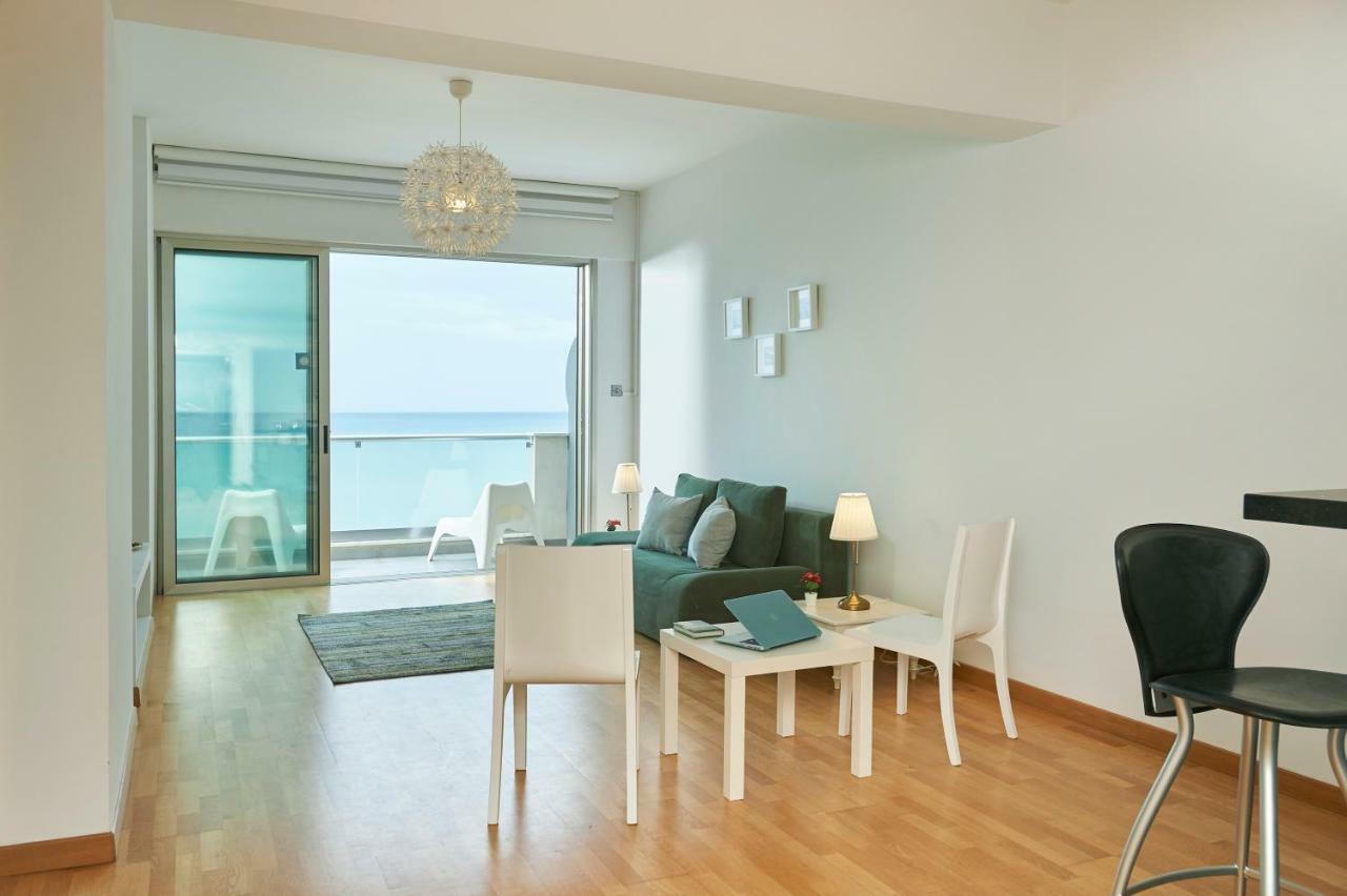 Finikoudes Luxury Apartments Larnaca Eksteriør billede