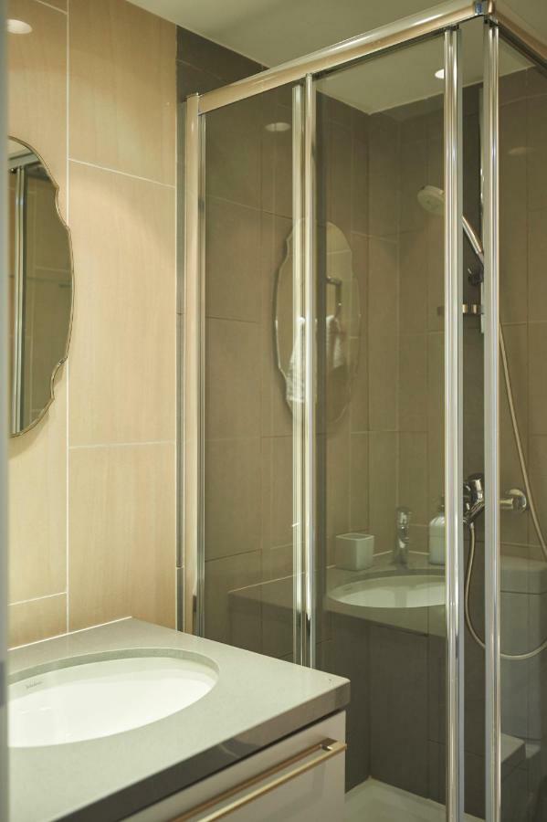 Finikoudes Luxury Apartments Larnaca Eksteriør billede