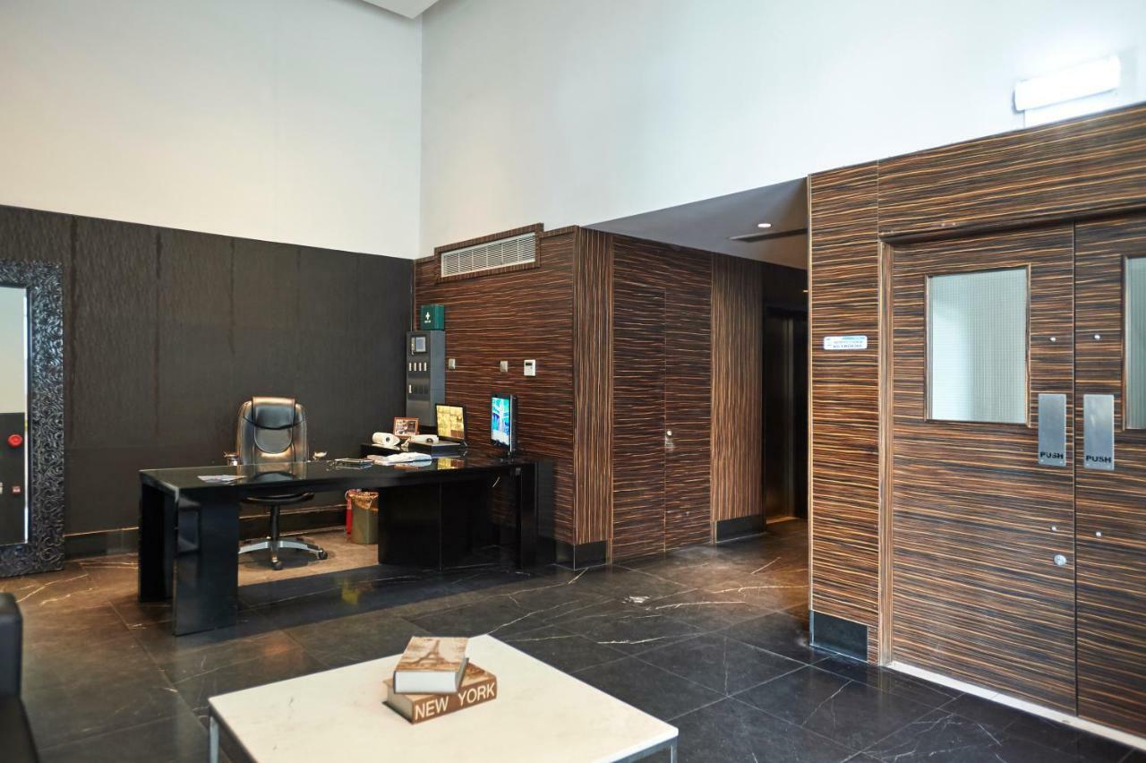 Finikoudes Luxury Apartments Larnaca Eksteriør billede